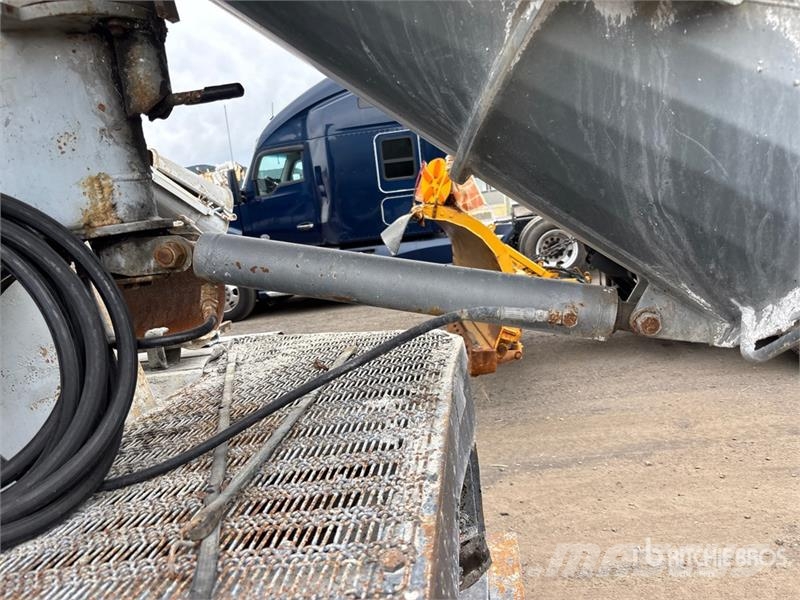 Mack RB690S 8x4 Twin-Steer Mixer Truck Betonvežiai