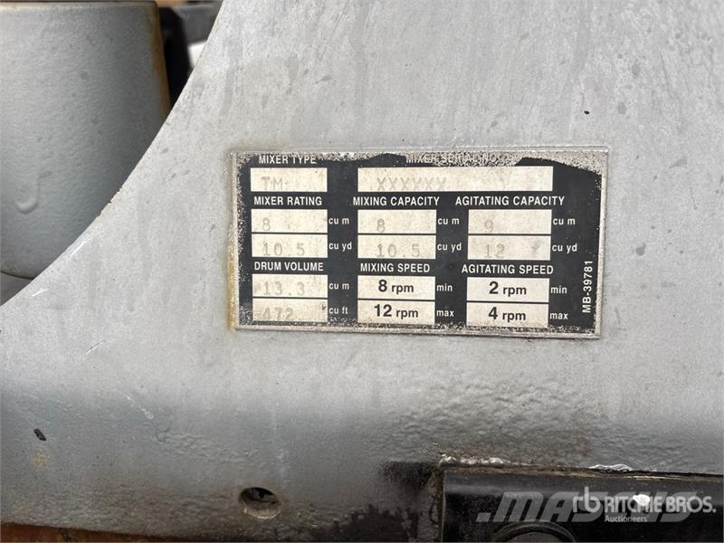 Mack RB690S 8x4 Twin-Steer Mixer Truck Betonvežiai