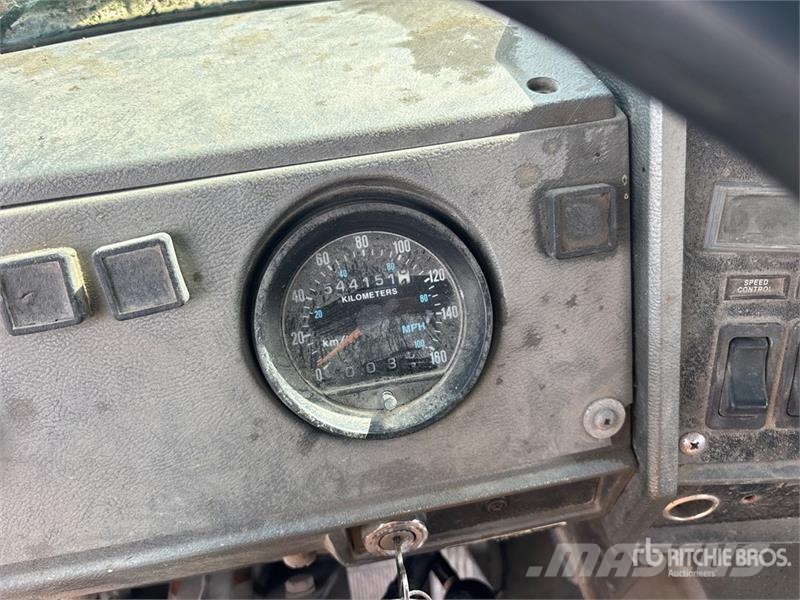 Mack RB690S 8x4 Twin-Steer Mixer Truck 混凝土搅拌车