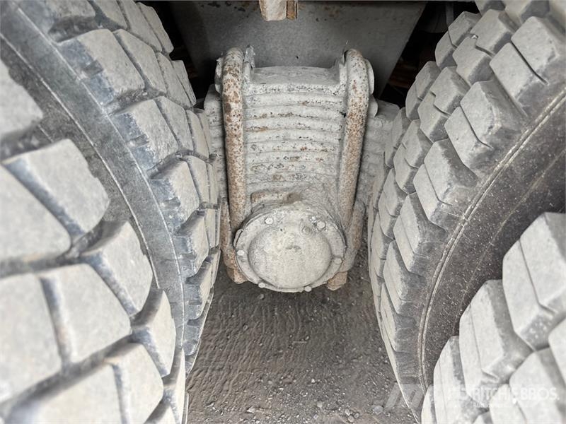 Mack RB690S 8x4 Twin-Steer Mixer Truck Betonvežiai