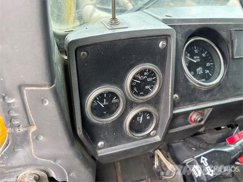 Mack RB690S 8x4 Twin-Steer Mixer Truck Betonbiler