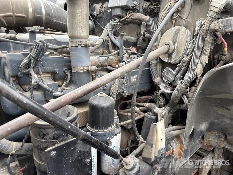 Mack RB690S 8x4 Twin-Steer Mixer Truck Betonvežiai