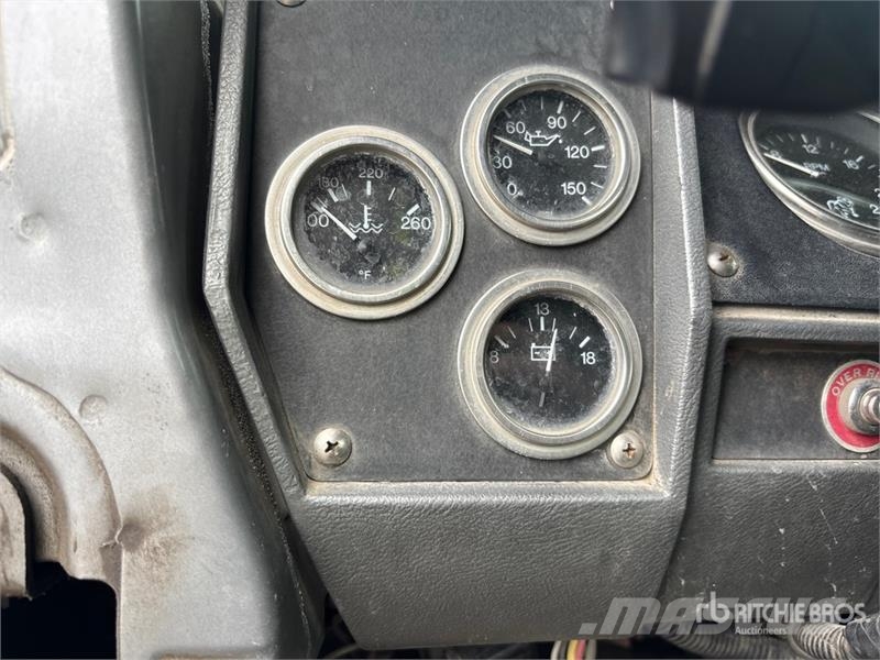 Mack RB690S 8x4 Twin-Steer Mixer Truck Betonvežiai