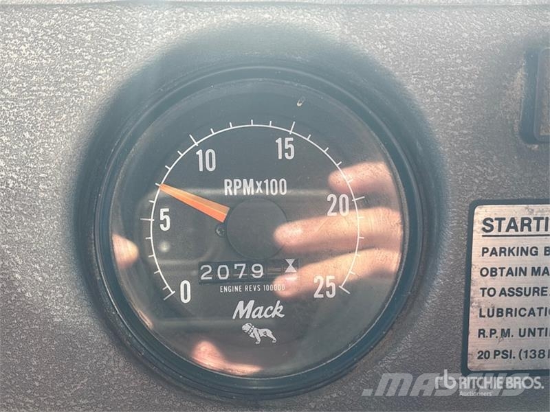 Mack RW613 Vilcēji