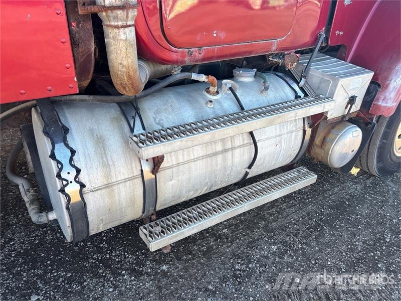 Mack RW613 Vilcēji