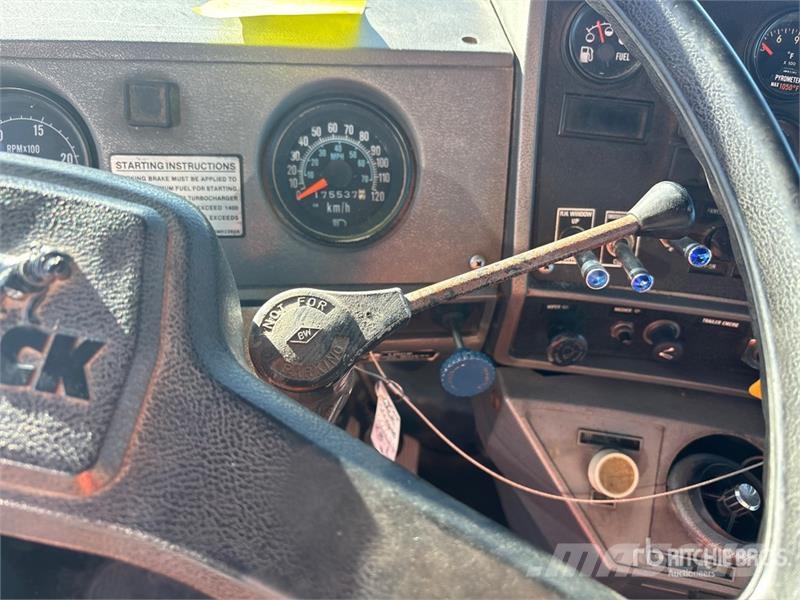 Mack RW613 Vilcēji