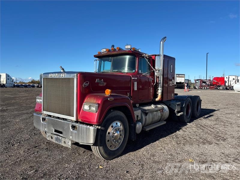 Mack RW613 Vilcēji