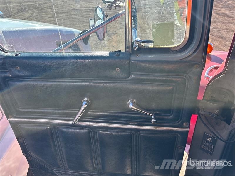 Mack RW613 Vilcēji