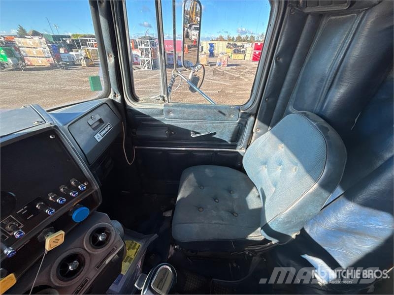 Mack RW613 Vilcēji