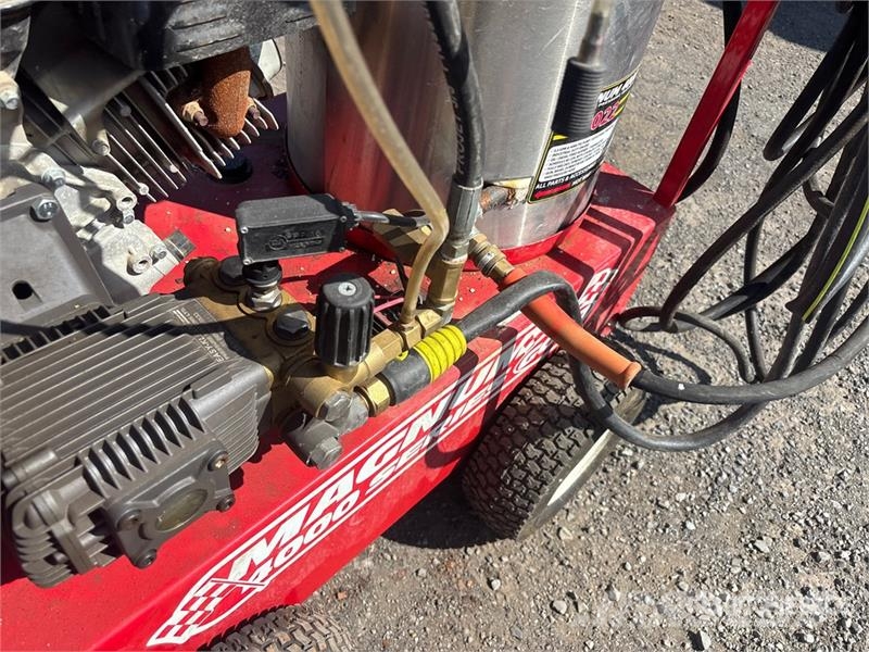 Magnum 4000 Series Gold Pressure Washer Lagedrukreinigers