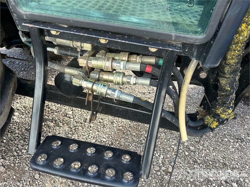 Mahindra 2555 4WD Utility Tractor Compacttrekkers