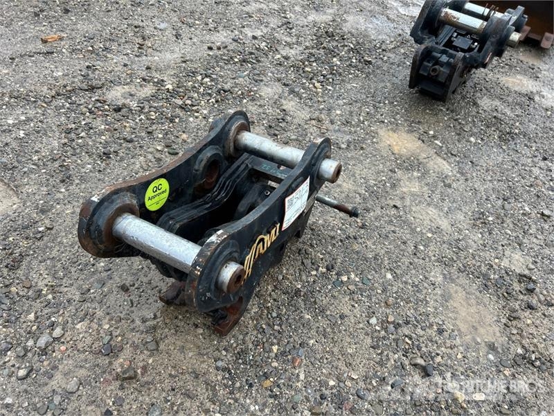 MAI QT1416PGH Quick Coupler - Fits Takeuchi TB260 Ātrie savienotāji