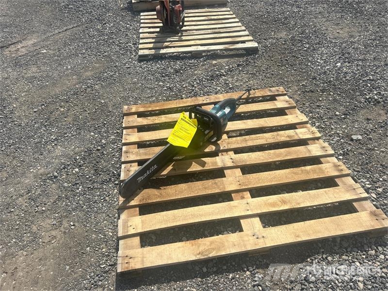 Makita 1511 Electric Chain Saw Moottori- ja raivaussahat