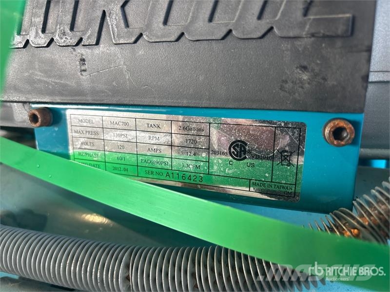 Makita of (4) Makita Air Compressor Kompresorji