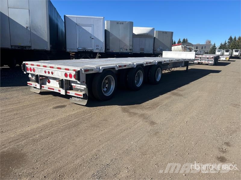 Manac 13348B409 48 ft Tri/A Step Deck Trailer Mélybölcsős