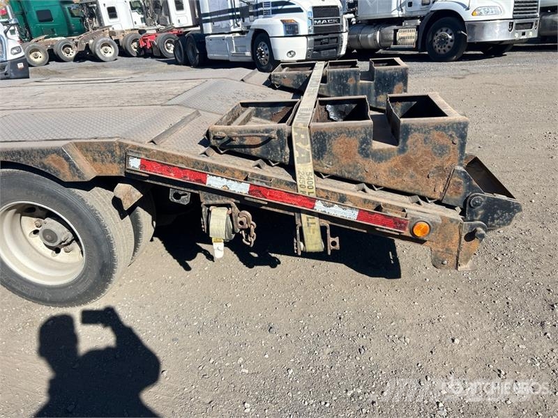Manac 13353 53 ft Tri/A Step Deck Trailer Mélybölcsős