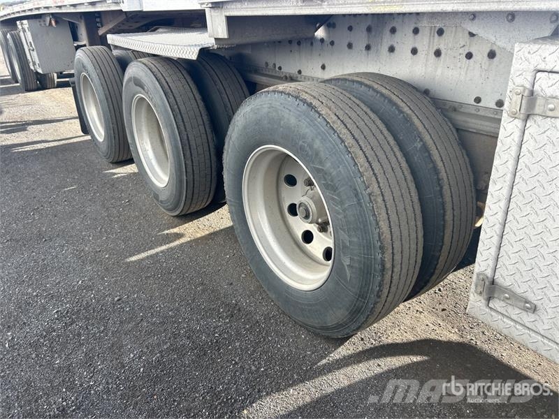 Manac 17326 26 ft Tri/A Super B-Train Lead Flatbed Trail Прицепы-платформы/боковая разгрузка