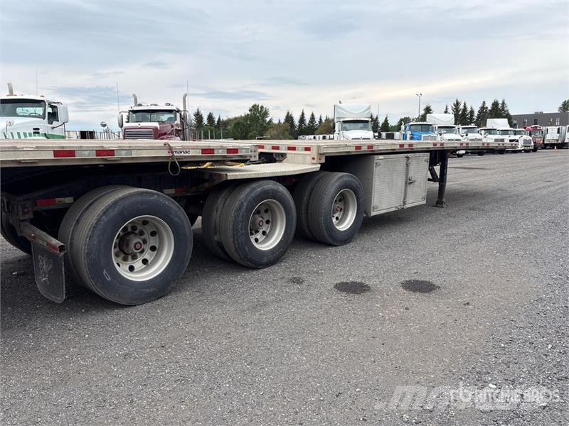 Manac 28 ft Tri/A B-Train Lead Flatbed Trailer Planhengere