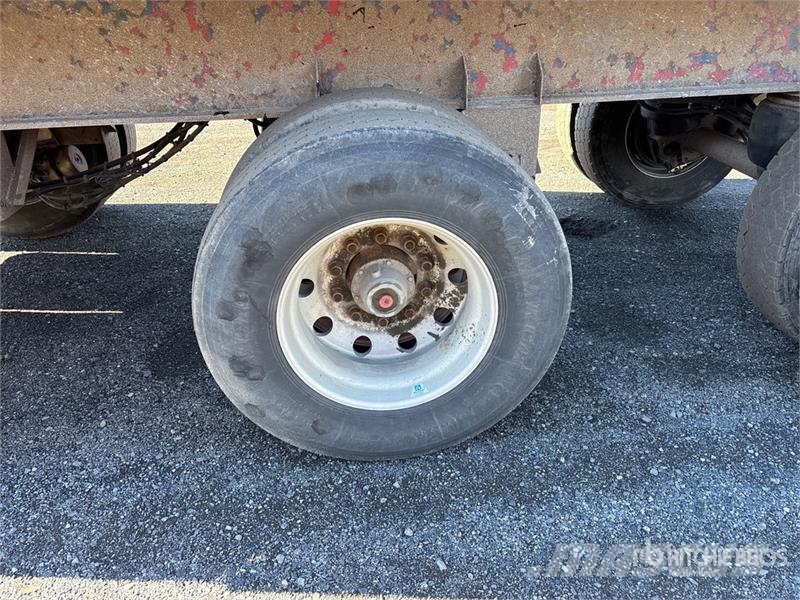 Manac 41444C33 45 ft Quad/A Aluminum End Dump Trailer Vyklápacie prívesy