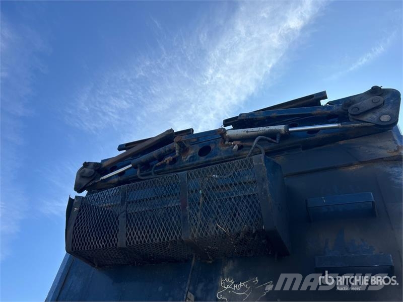 Manac 44 ft Quad/A Moving Floor Trailer Puspriekabės su grindimis