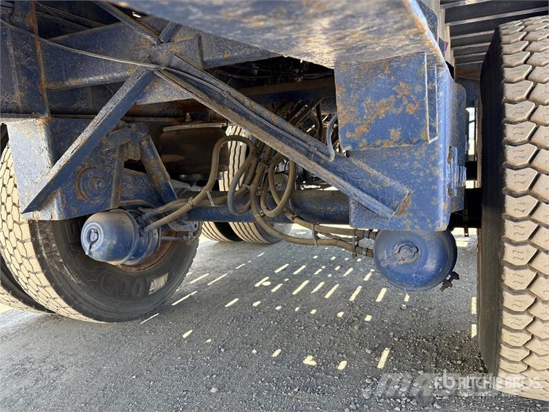 Manac 48 ft T/A Curtain Side Trailer Curtainsideranhänger