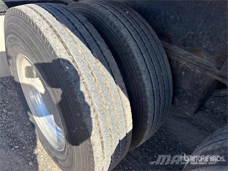 Manac 48 ft T/A Flatbed Trailer Platós / Ponyvás pótkocsik
