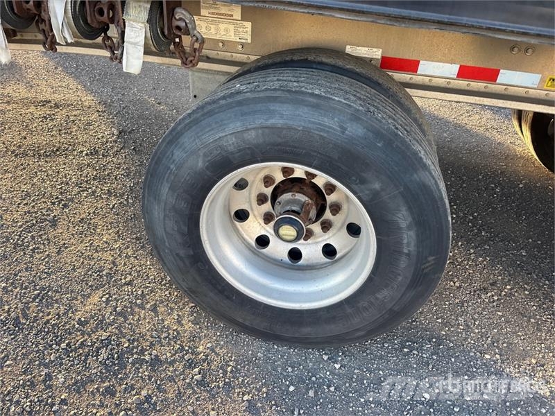 Manac 48 ft T/A Spread Axle Curtain Side Trailer Kapell trailer/semi