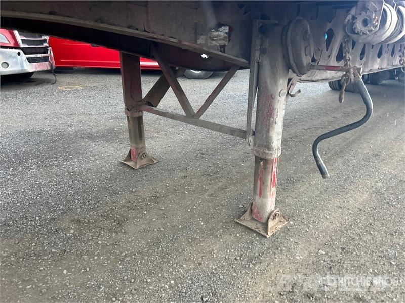 Manac 48 ft Tri/A Flatbed Trailer Rimorchi con sponde ribaltabili