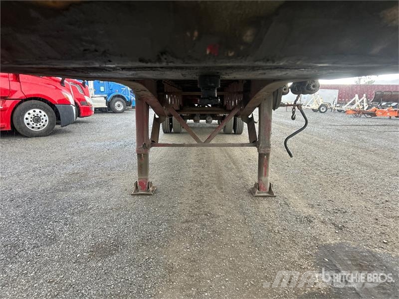 Manac 48 ft Tri/A Flatbed Trailer Rimorchi con sponde ribaltabili