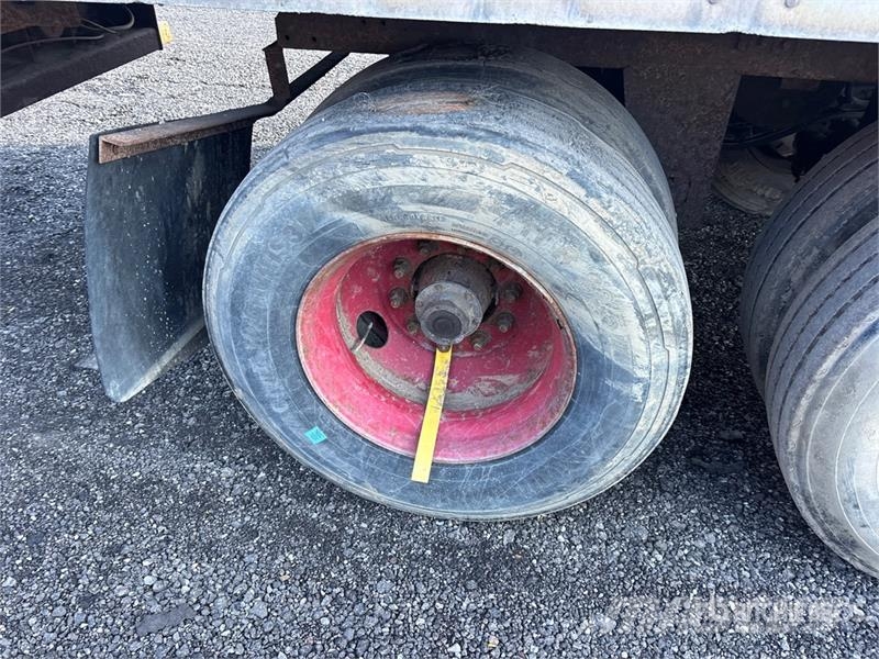 Manac 48 ft x 102 in T/A Heated Van Trailer Skåpsläp