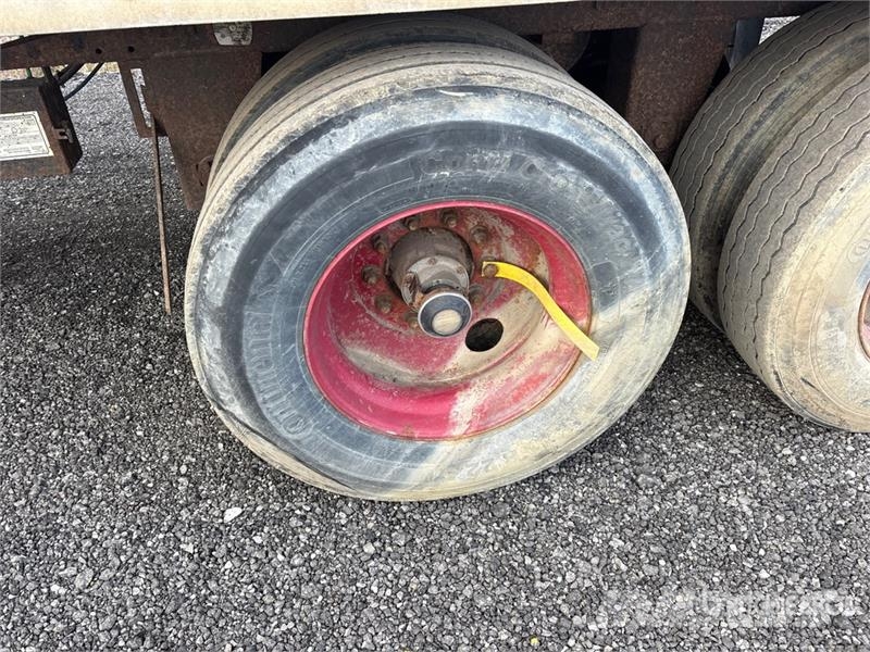 Manac 48 ft x 102 in T/A Heated Van Trailer Skåpsläp
