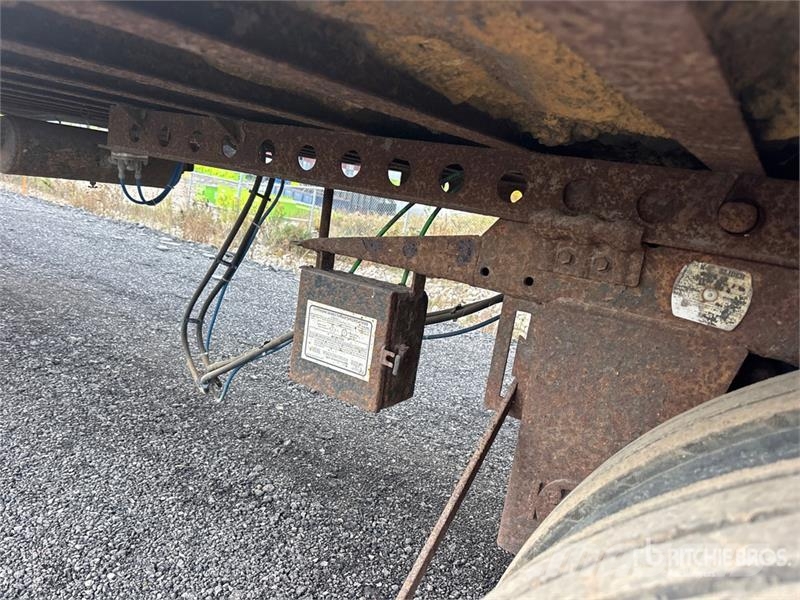 Manac 48 ft x 102 in T/A Heated Van Trailer Skåpsläp