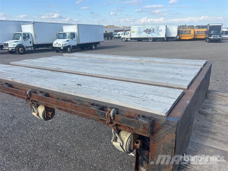Manac 52 ft Tri/A Extendable Step Deck Trailer Низкорамные прицепы