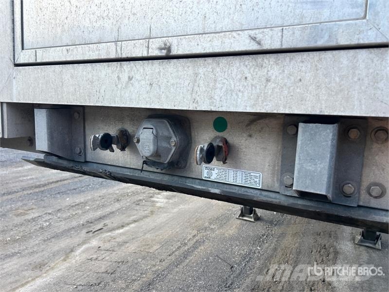 Manac 53 ft Quad/A Curtain Side Trailer Rimorchi centinati