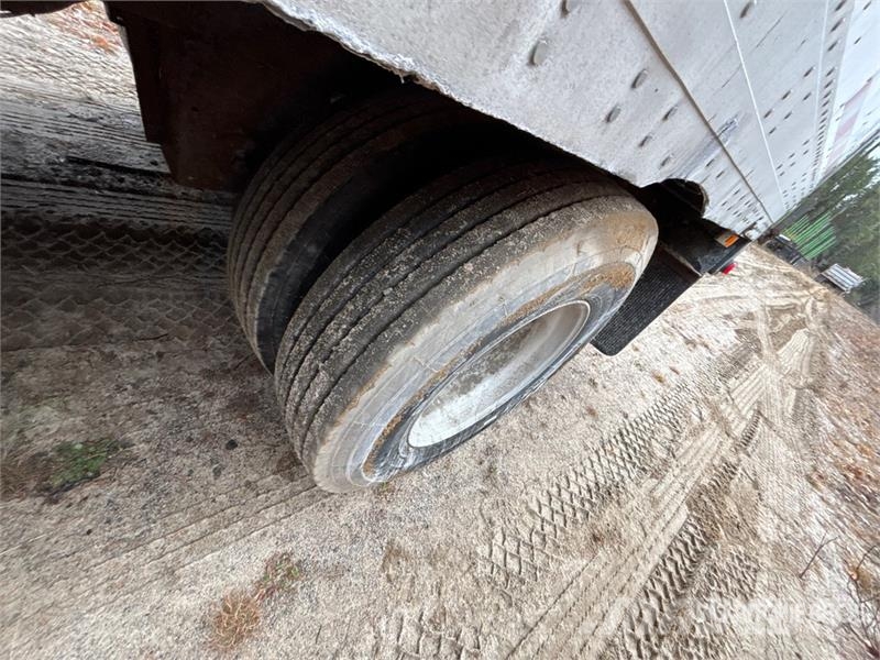 Manac 53 ft Quad/A Open-Top Chip Trailer مقطورات لتقل ألواح الخشب