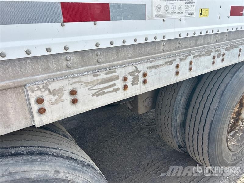 Manac 53 ft x 102 in Tri/A Van Trailer Remorque Fourgon