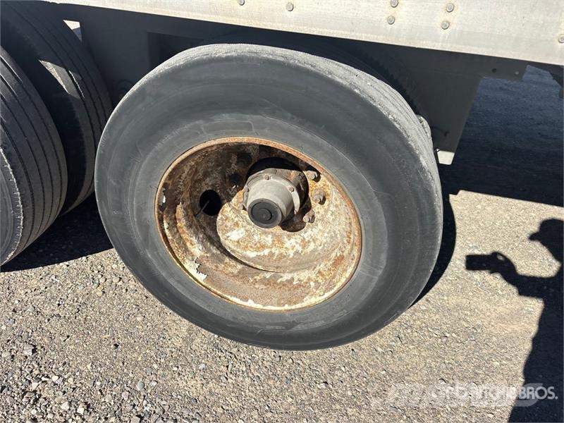 Manac 53 ft x 102 in T/A Van Trailer Fast kasse