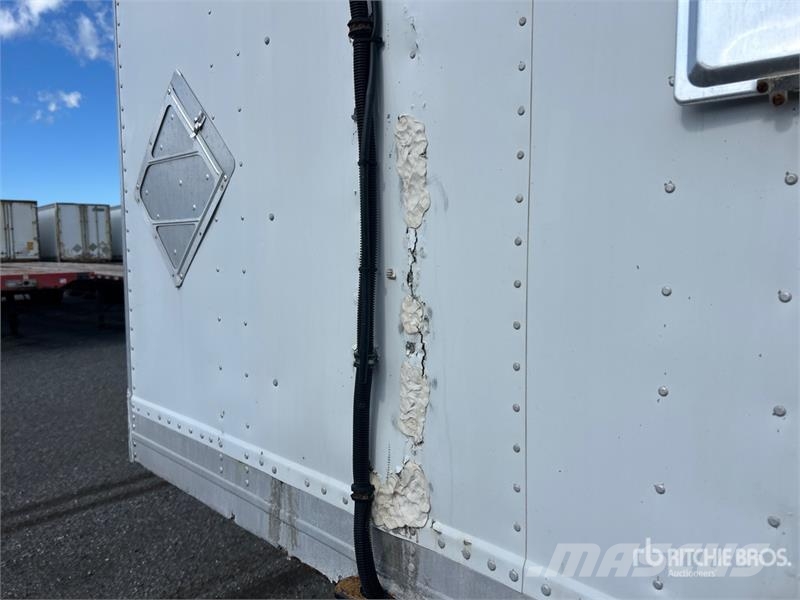 Manac 53 ft x 102 in T/A Heated Van Trailer Skåpsläp