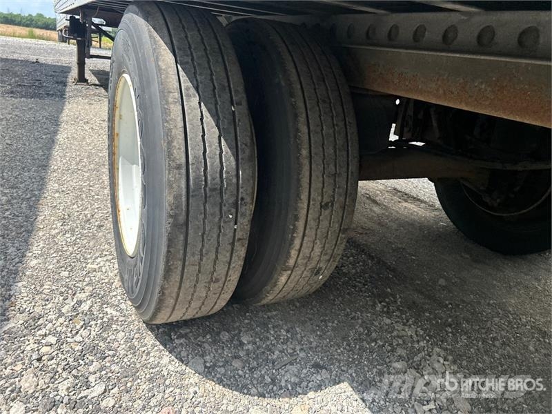 Manac 53 ft x 102 in Tri/A Van Trailer Carrocería de caja