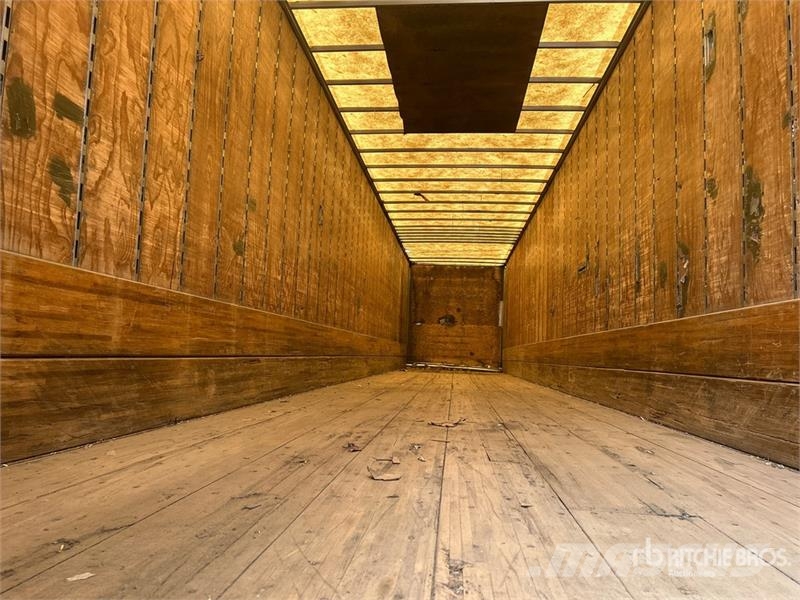 Manac 53 ft x 102 in Tri/A Van Trailer Прицепы-фургоны