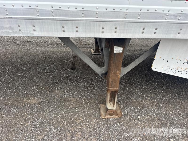 Manac 53 ft x 102 in Tri/A Van Trailer Skappåbygg