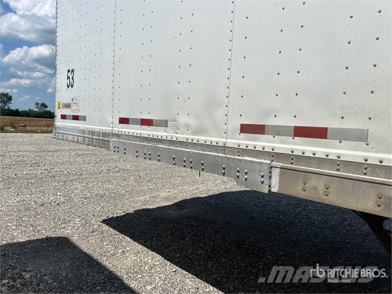 Manac 53 ft x 102 in Tri/A Van Trailer Прицепы-фургоны