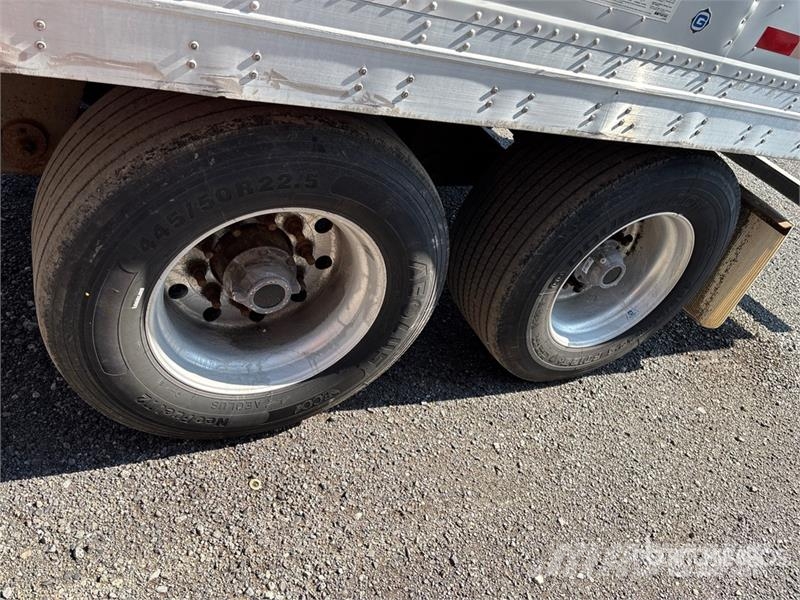Manac 53 ft x 102 in T/A Van Trailer ボックスボディートレーラー