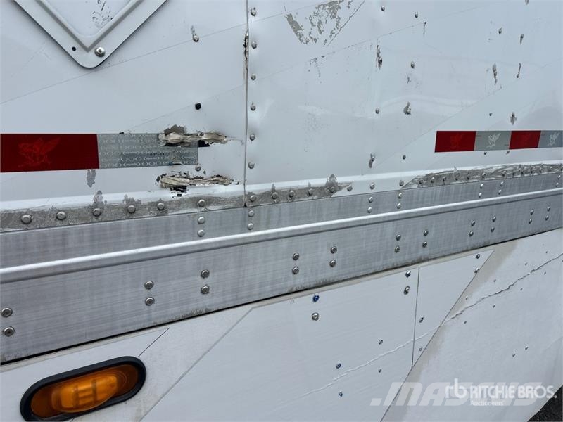 Manac 53 ft x 102 in T/A Van Trailer Skåpsläp