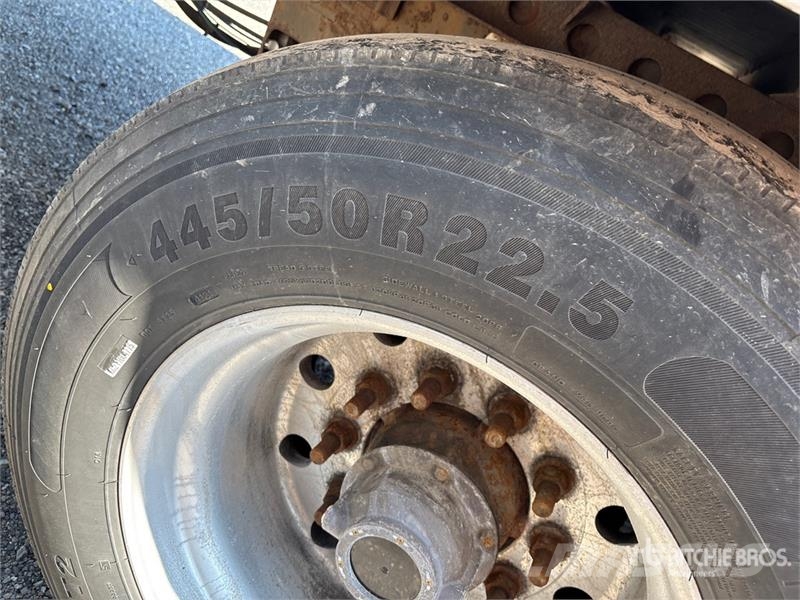 Manac 53 ft x 102 in T/A Van Trailer ボックスボディートレーラー