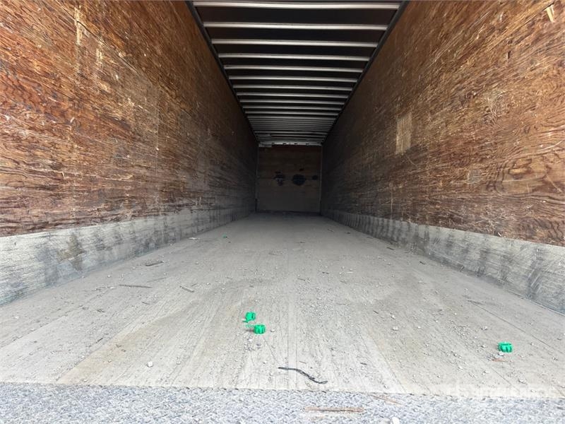 Manac 53 ft x 102 in Tri/A Van Trailer Skappåbygg