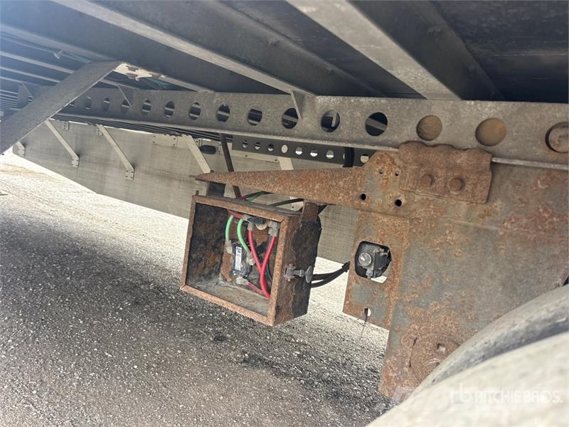 Manac 53 ft x 102 in Tri/A Van Trailer Skappåbygg