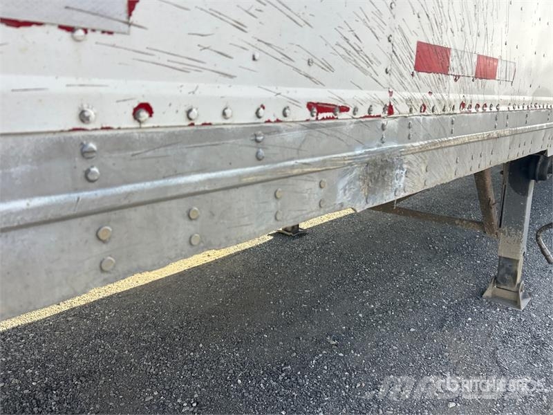 Manac 53 ft x 102 in T/A Van Trailer Rimorchi cassonati