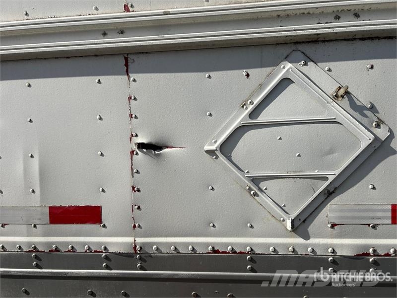 Manac 53 ft x 102 in T/A Van Trailer Rimorchi cassonati