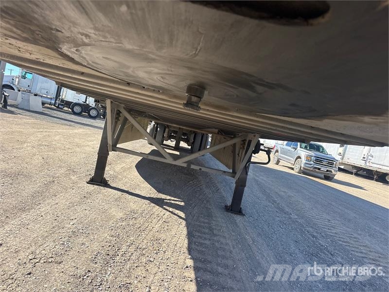 Manac 53 ft x 102 in T/A Van Trailer Fast kasse